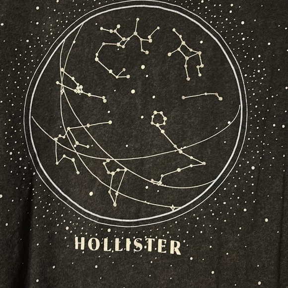 Hollister grey short sleeve tshirt with star constellation print size medium - Picture 3 of 4